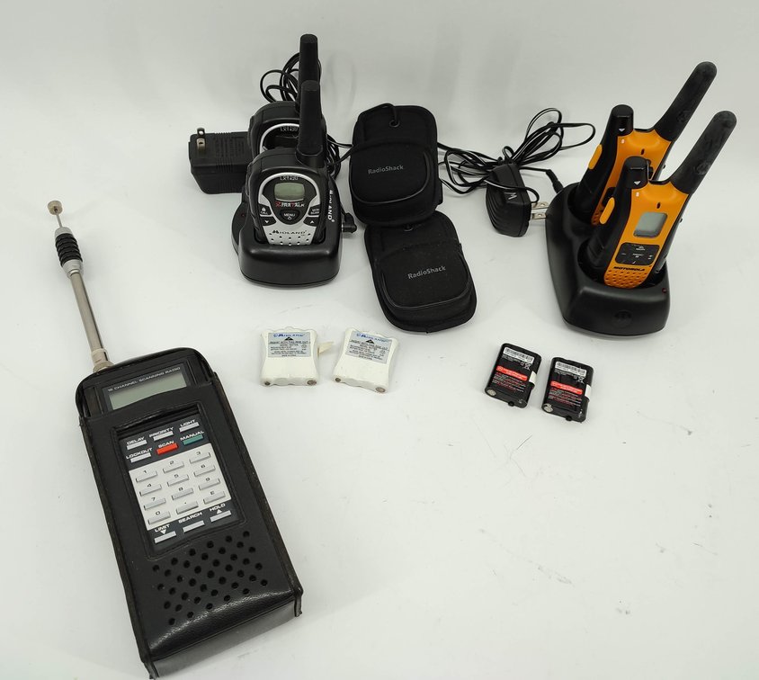 HANDHELD RADIO SCANNER & 2 SETS OF TWO WAY RADIOS W/ CHARGING CRADLE'S ETC...  INV 262380537