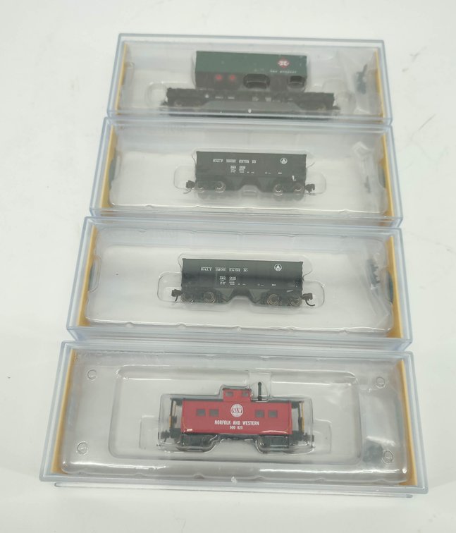 N GAUGE 4 TRAIN N SCALE TRAINS BACHMANN FLATCAR W/ PIGGY BACK TRAILER, 2 HOPPERS, CABOOSE OBS  INV 262380543