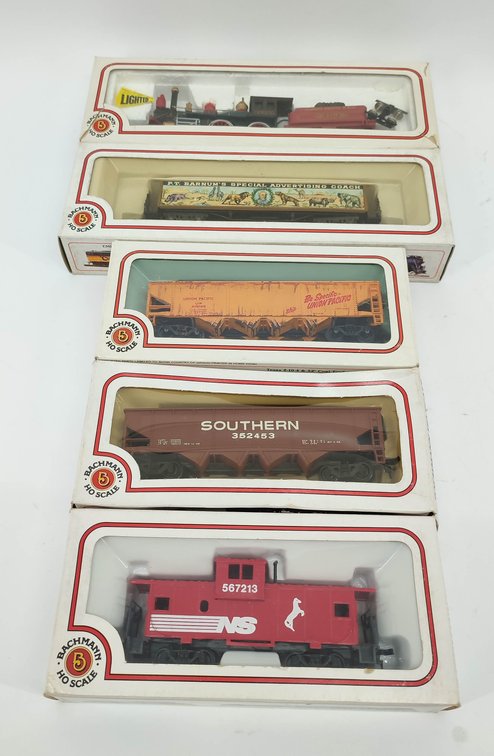 HO GAUGE 5 BACHMANN 4-4-0 AMERICAN STEAM LOCOMOTIVE 119 & TENDER NEED TRUCKS SCREWED ON & 4 TRAIN CARS  INV 262380552