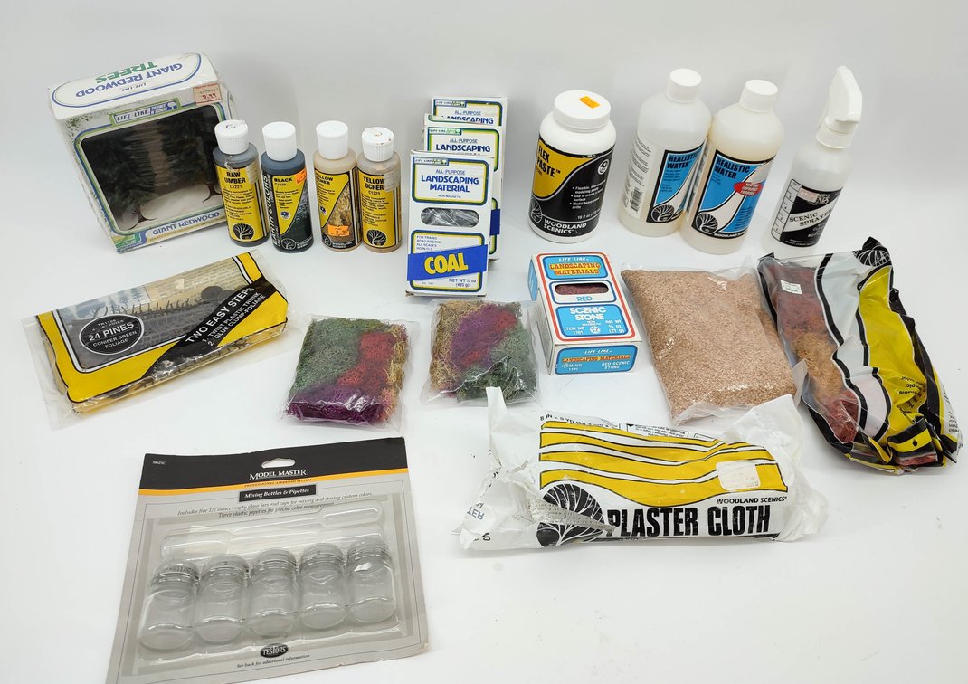 ACCESSORIES LOT OF LAYOUT SUPPLIES PASTE, TREES, COAL, REALISTIC WATER, PLUS MORE  INV 262380550