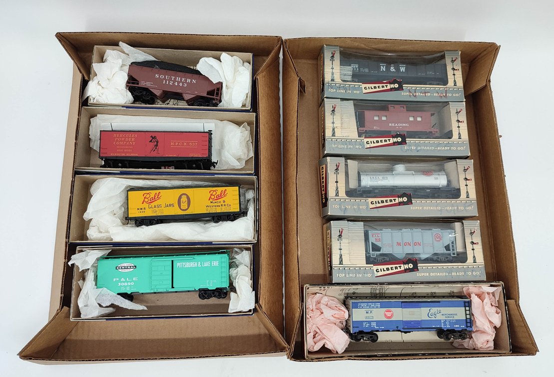 HO GAUGE 9 TRAIN CARS GILBERT, VARNEY, ROUNDHOUSE MIXED  W/BOX  INV 262380558