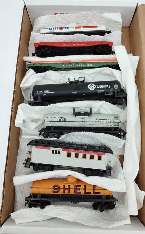 HO GAUGE 7 HO GAUGE MIXED TRAIN CARS, TANK CARS, FLATCAR, PASSENGER CAR  INV 262380567
