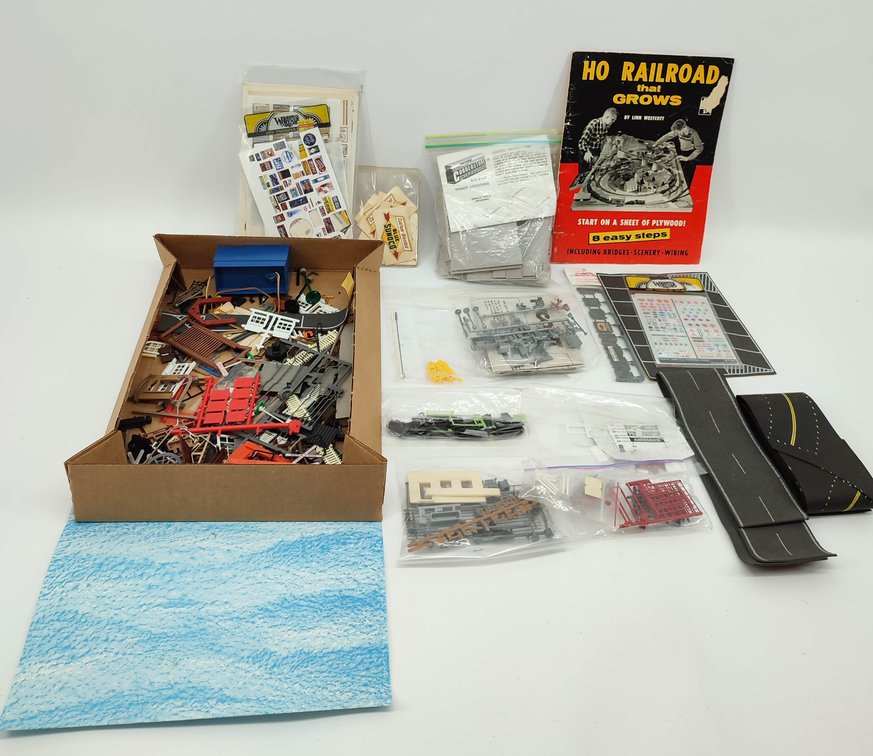 HO GAUGE MIXED MODELS KITS AND PARTS AND PIECES  INV 262380574