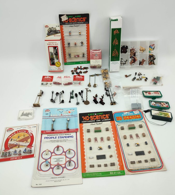 HO GAUGE HO ACCESSORIES, LIGHTS, PEOPLE, ANIMALS MIXED LOT  INV 262380576