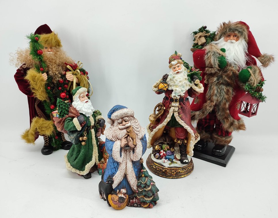 CHRISTMAS 5 ASSORTED SANTA CLAUS'S  INV 262380626