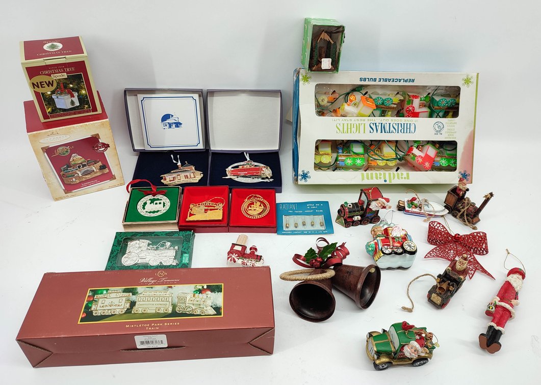 CHRISTMAS ASSORTMENT OF CHRISTMAS DECORATIONS MIXED  INV 262380629