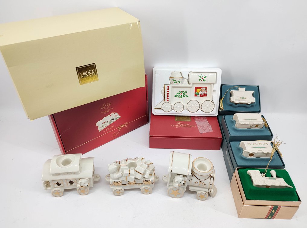 CHRISTMAS ASSORTMENT OF CHRISTMAS LENOX & MIKASA DECORATIONS & ORNAMENTS  INV 262380640