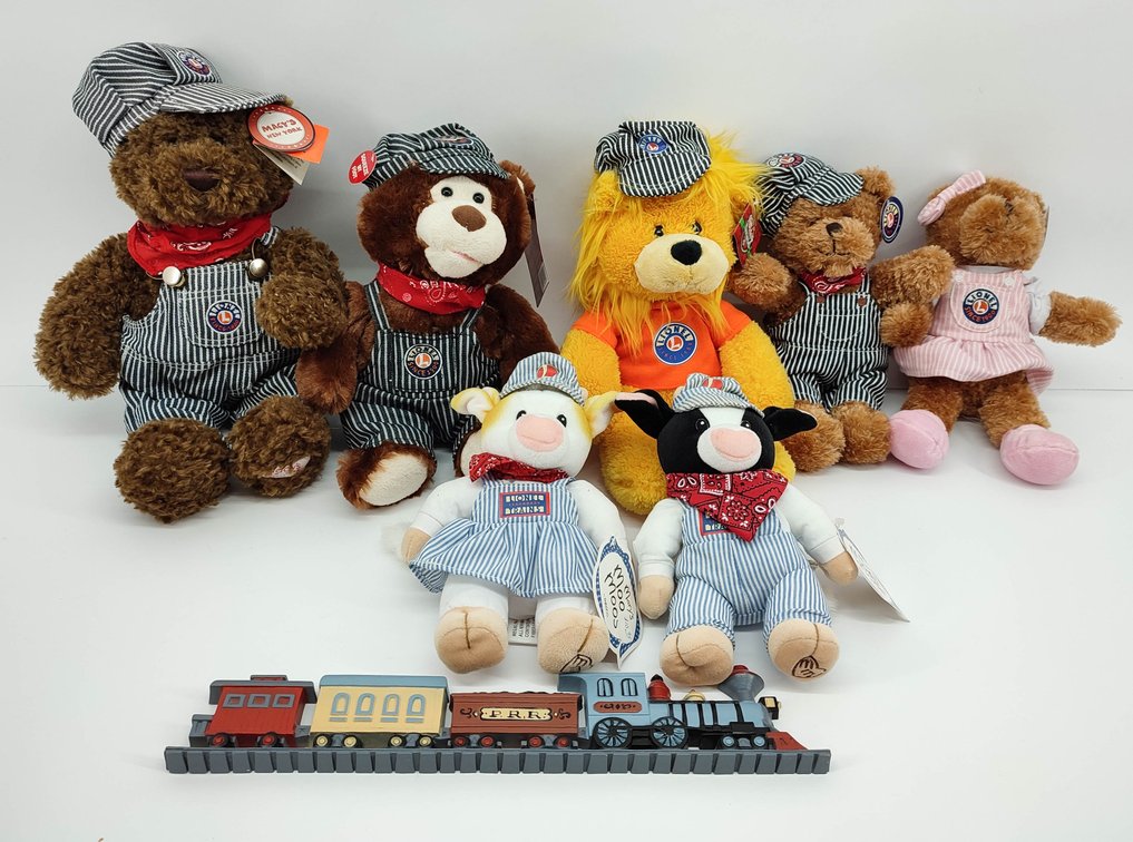 7 PC LIONEL STUFF ANIMALS & 1- PLASTIC TRAIN PLAQUE  INV 262380649