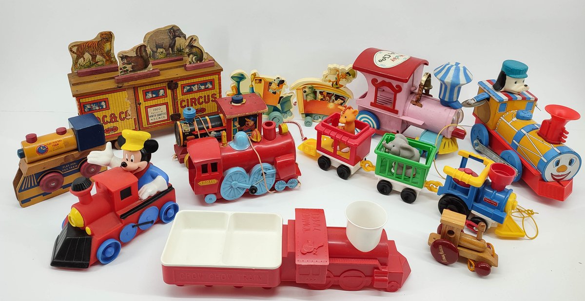 TOYS COLLECTION OF VINTAGE PLASTIC AND WOODEN TOY TRAINS MIXED  INV 262380651