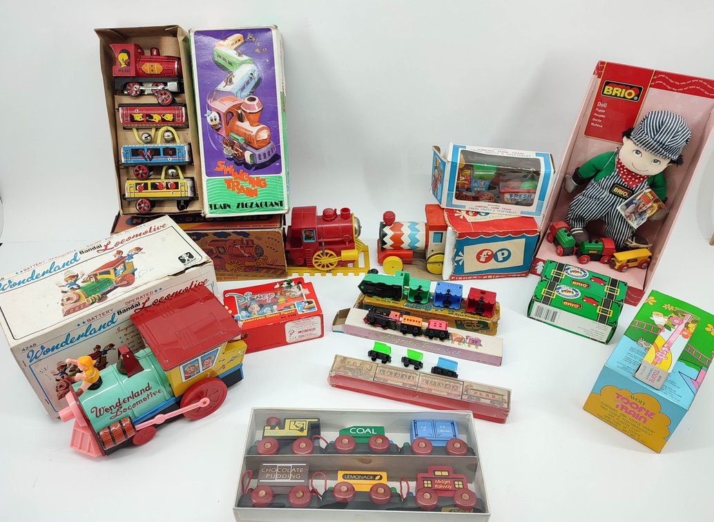 TOYS COLLECTION OF WOODEN & PLASTIC & TIN TOY TRAINS OTHER TRAIN RELATED ITEMS MIXED  INV 262380653