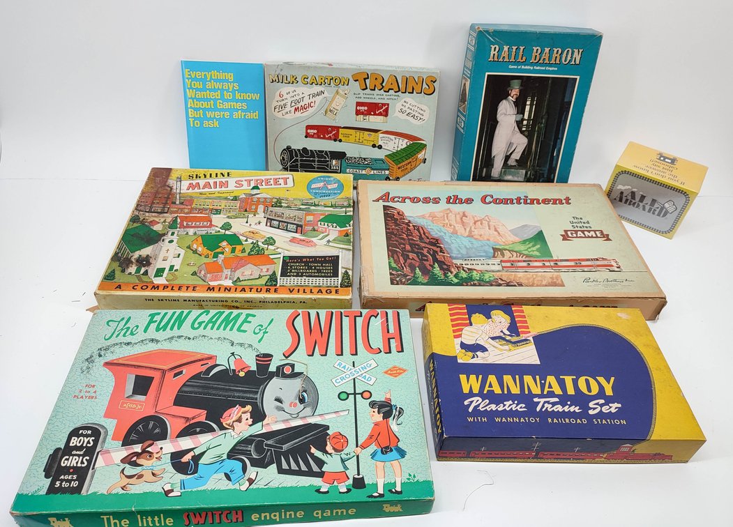 TOYS COLLECTION OF VINTAGE TRAIN AND RAILROAD-THEMED BOARD GAMES AND TOYS  INV 262380654