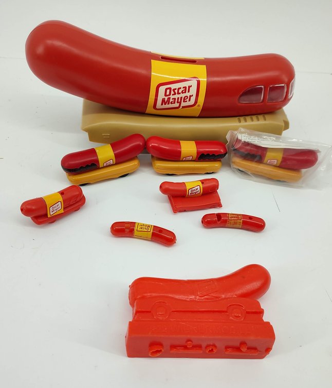TOYS ASSORTMENT OF VINTAGE OSCAR MAYER WIENERMOBILE, WHISTLES, BANK  INV 262380659