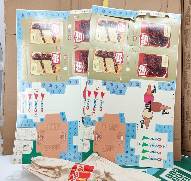 TOYS PLAY STORE CARDBOARD KIT  INV 262380662