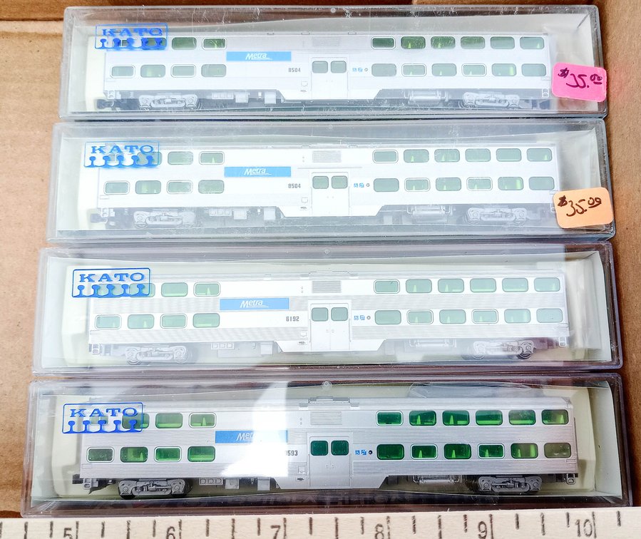 4 KATO N GAUGE 156-0961 & 156-0962 & 156-0963 CHICAGO METRA GALLERY BI-LEVEL COACHES, 4 OBS  INV 263331189