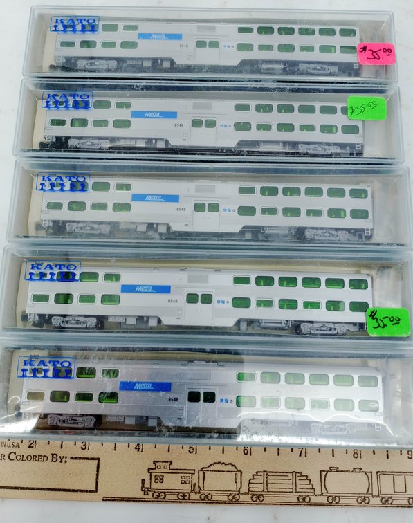 5 KATO 156-0943 CHICAGO METRA #8548 GALLERY BI-LEVEL CAB-COACHES, 5 OBS  INV 263331190