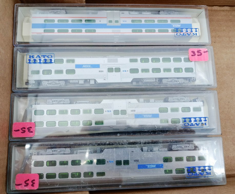 4 KATO N SCALE CHICAGO METRA BI-LEVEL COACHES 156-0961 & 156-0970, 4 OBS  INV 263331188