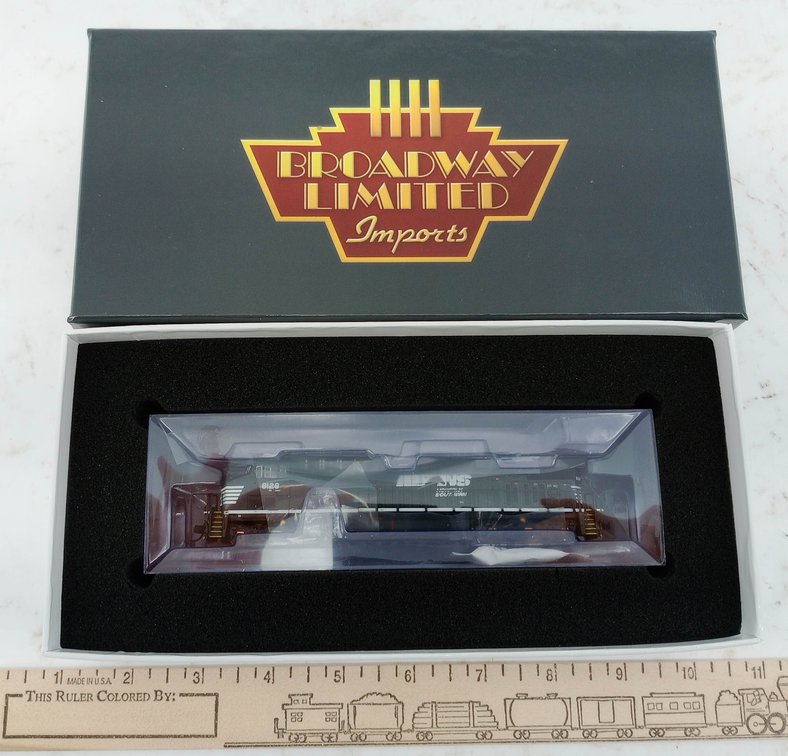 BROADWAY LIMITED 3540 NS #8128 GE ES44AC N SCALE LOCOMOTIVE, OB  INV 263331216