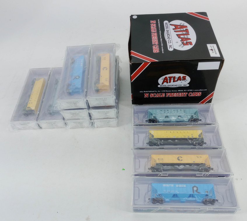 12 ATLAS N SCALE PS2CD 4427 COVERED HOPPERS NP, CARGILL, CHESSIE & ROCK, OB  INV 263331228