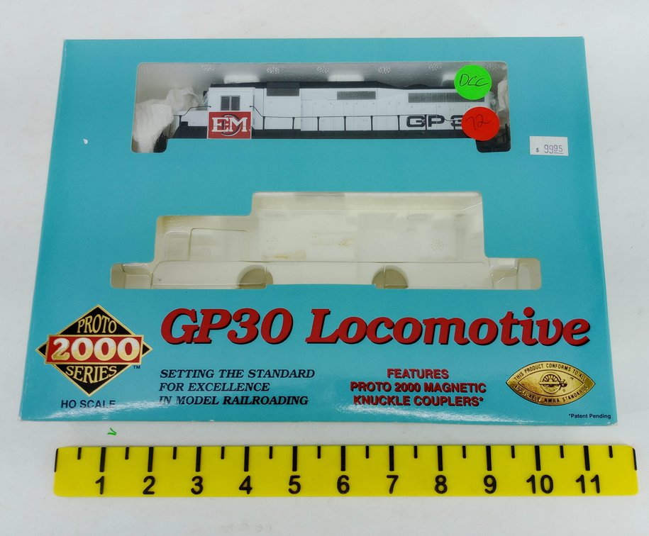 PROTO 2000 21521 EM GP30 DIESEL LOCOMOTIVE, OB  INV 263331243