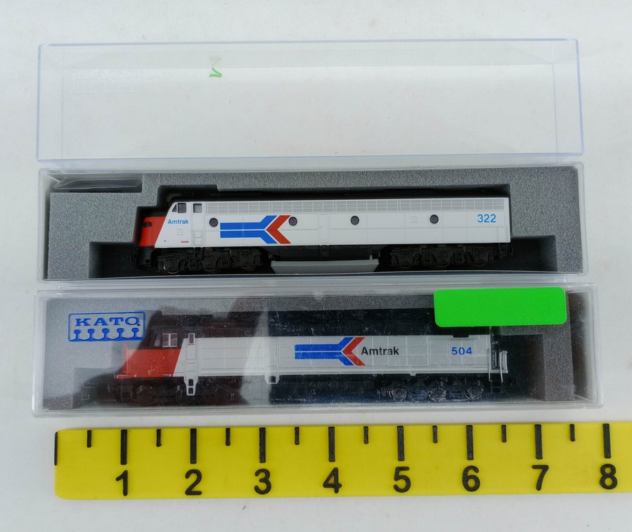 2 KATO N SCALE AMTRAK PHASE I LOCOMOTIVES, E8A 176-5347 & SDP40F 176-9201, 2 OBS  INV 263331282