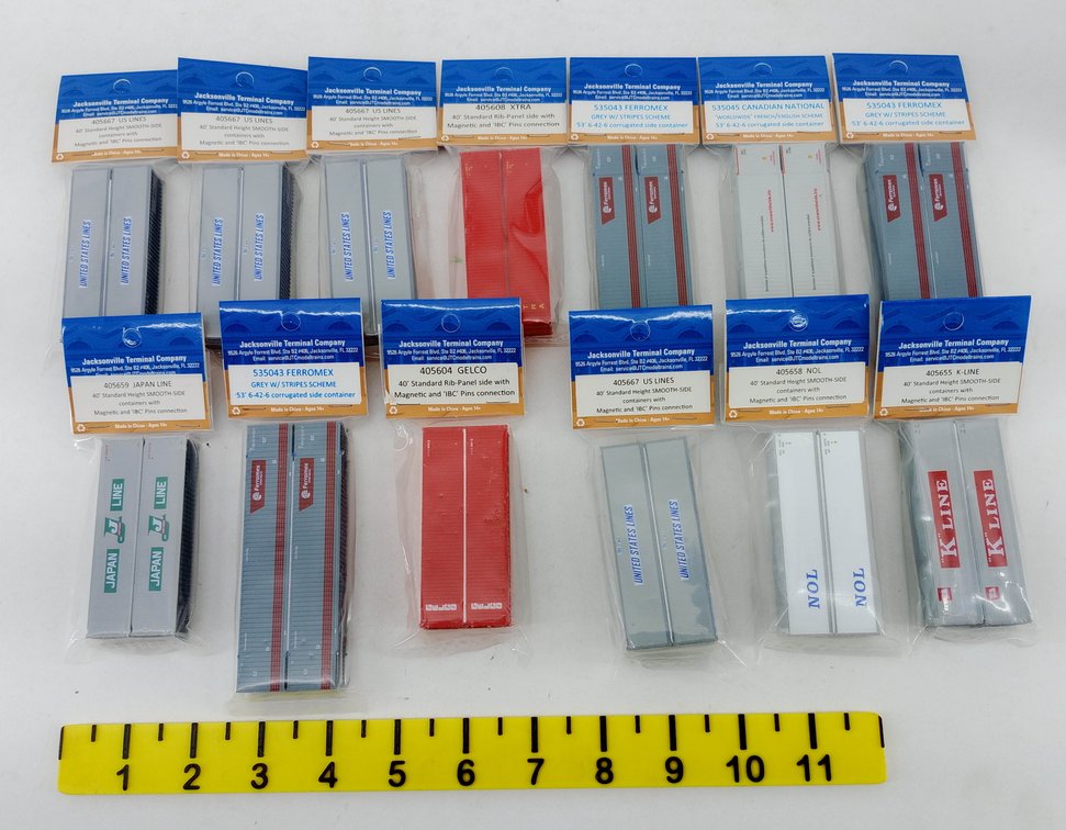 ASSORTED JACKSONVILLE TERMINAL COMPANY N GAUGE SHIPPING CONTAINERS, 40' & 53', SOME OBS  INV 263331292