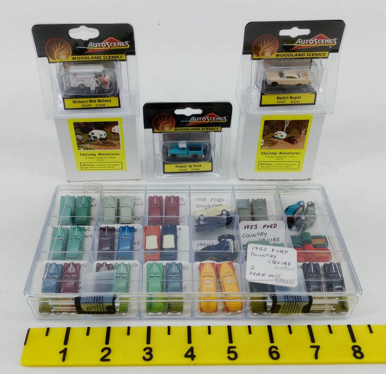 WOODLAND SCENICS AUTOSCENES N SCALE VEHICLES & ASSORTED N SCALE CARS IN CASE, SOME OBS  INV 263331329