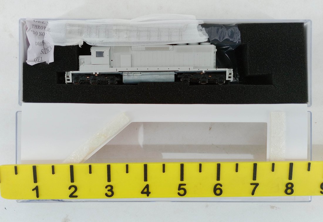 BROADWAY LIMITED 3717 EMD SD40-2 UNPAINTED DIESEL LOCOMOTIVE, N SCALE, OB  INV 263331366