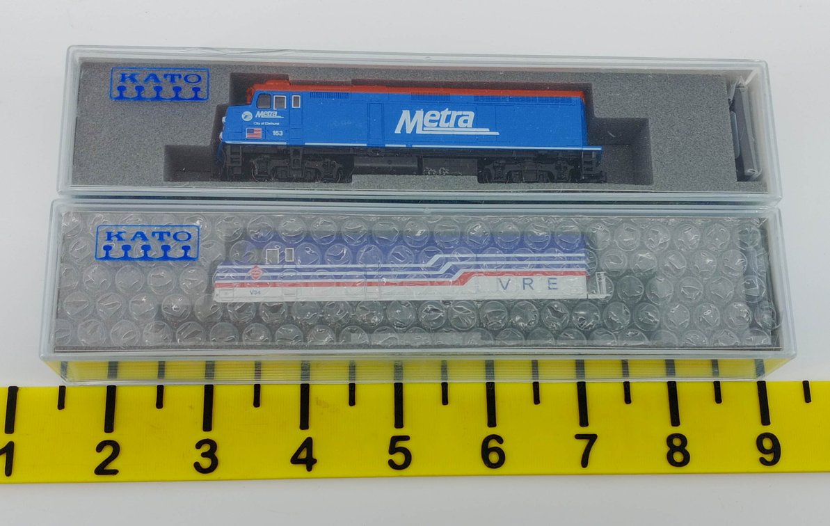 2 KATO N SCALE F40PH VRE V34 & MP36PH METRA 416 LOCOMOTIVES, 2 OBS  INV 263331405