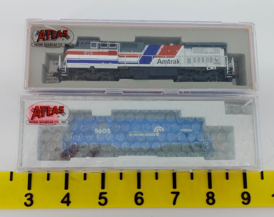 2 ATLAS N SCALE AMTRAK DASH 8-32BWH & CONRAIL GP-7 LOCOMOTIVES, 2 OBS  INV 263331413