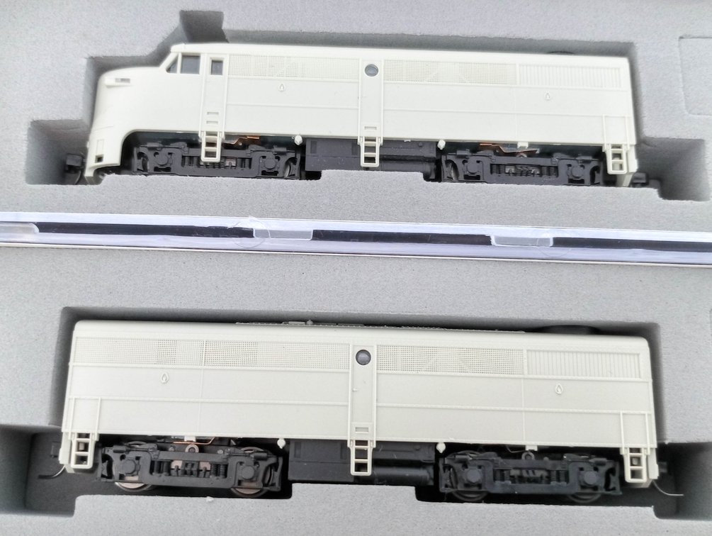 2 ATLAS N SCALE FA-1 & FB-1 UNDECORATED DECODER EQUIPPED DIESELS, 2 OBS  INV 263331439