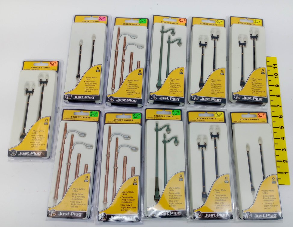11 WOODLAND SCENICS JUST PLUG JP5646-JP5649 O SCALE STREET LIGHTS, 11 OBS  INV 263331487