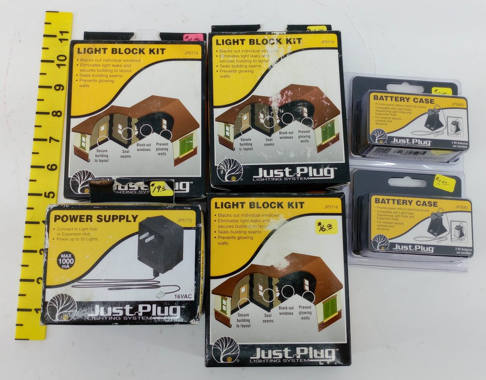 6 WOODLAND SCENICS JUST PLUG 3 LIGHT BLOCK KITS, POWER SUPPLY & 2 BATTERY CASES, OBS  INV 263331488