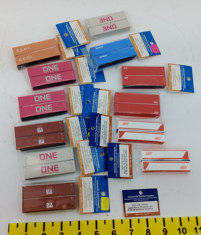 12 JTC N SCALE 40FT CONTAINERS ONE, ZIM, CAI, SEACO, CCNI & SOO LINE, ASSORTED 12 PACKS  INV 263331497