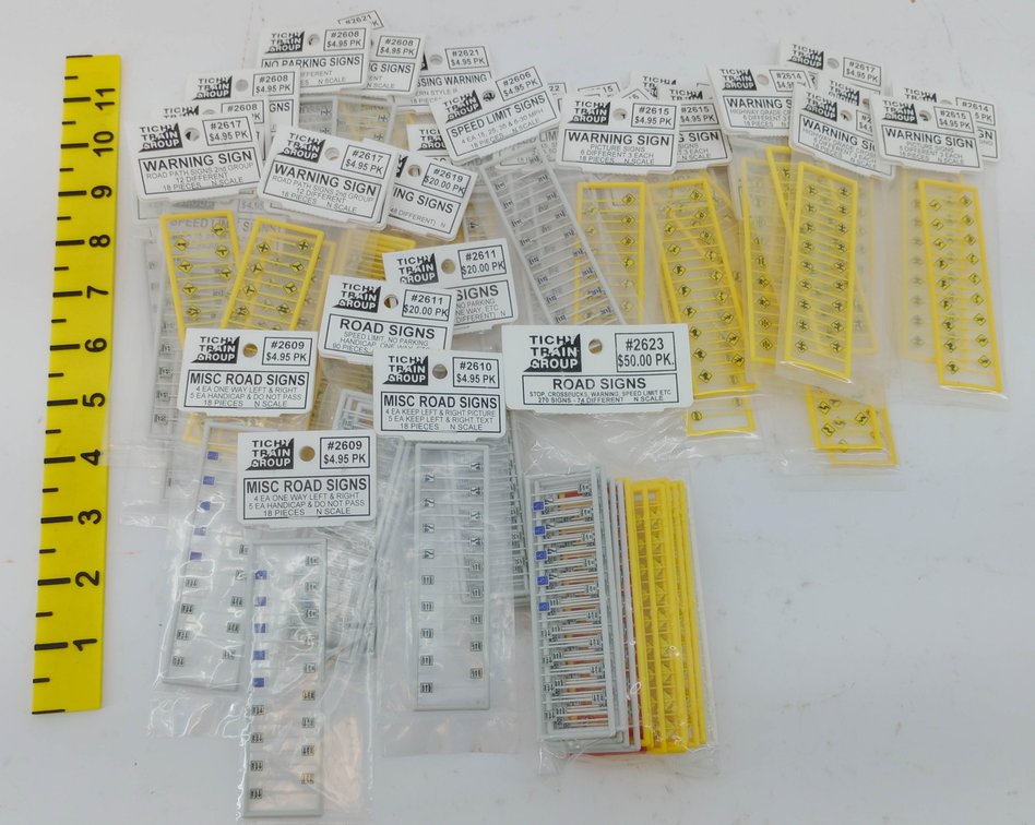 ASSORTED TICHY TRAIN GROUP N SCALE ROAD & WARNING SIGNS  INV 263331503