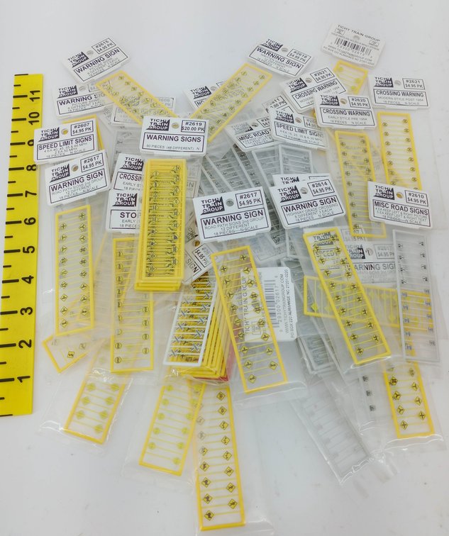 ASSORTED TICHY TRAIN GROUP N SCALE WARNING, SPEED LIMIT & CROSSING SIGNS  INV 263331504