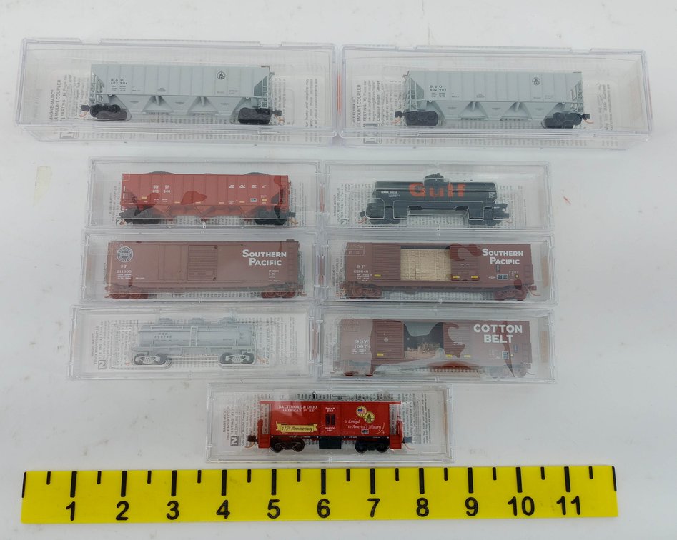 9 MICRO-TRAINS N SCALE ASSORTED B&O SOUTHERN PACIFIC GULF FREIGHT CARS & CABOOSE, 9 OBS  INV 263331513