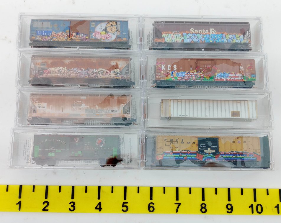 8 ASSORTED MICRO-TRAINS N SCALE WEATHERED GRAFFITI FREIGHT CARS & CONTAINER, 8 OBS  INV 263331519