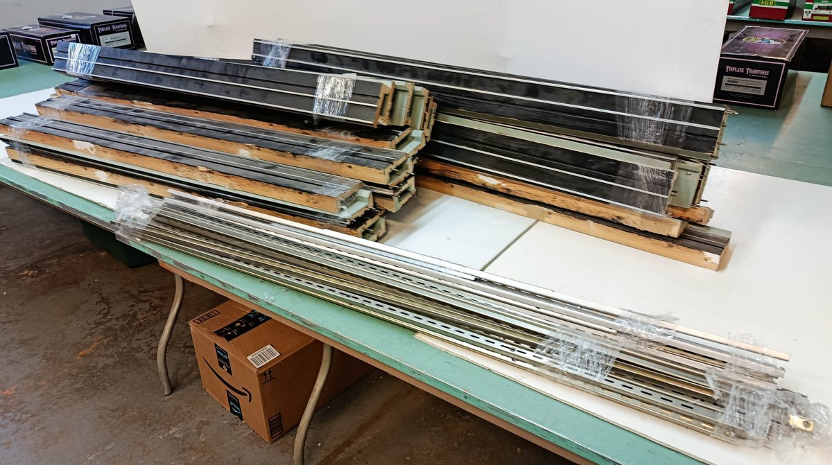 NO SHIPPING! 5'-3' O GA. ASSORTED TRAIN DISPLAY SHELVE SECTIONS W/ METAL WALL BRACKETS INV 263340453