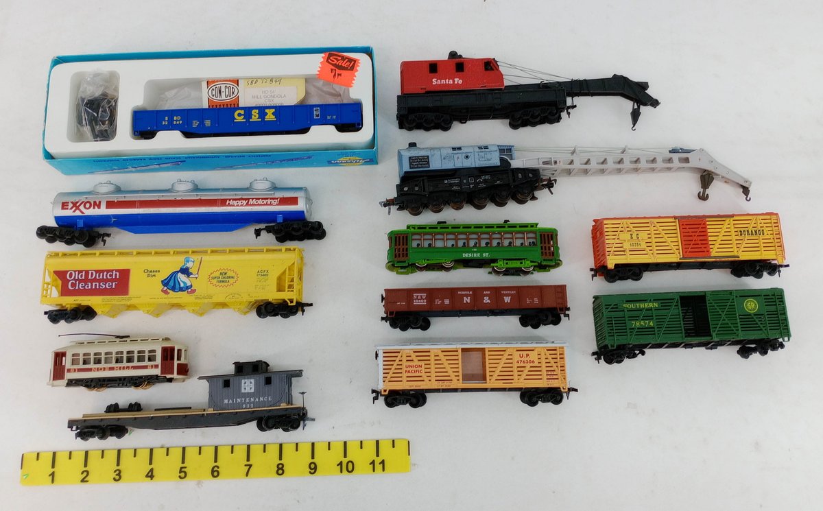 ASSORTED HO GAUGE FREIGHT CARS, CRANES, & TROLLEYS INCL CSX, EXXON, SANTA FE, SOME OBS  INV 263430020