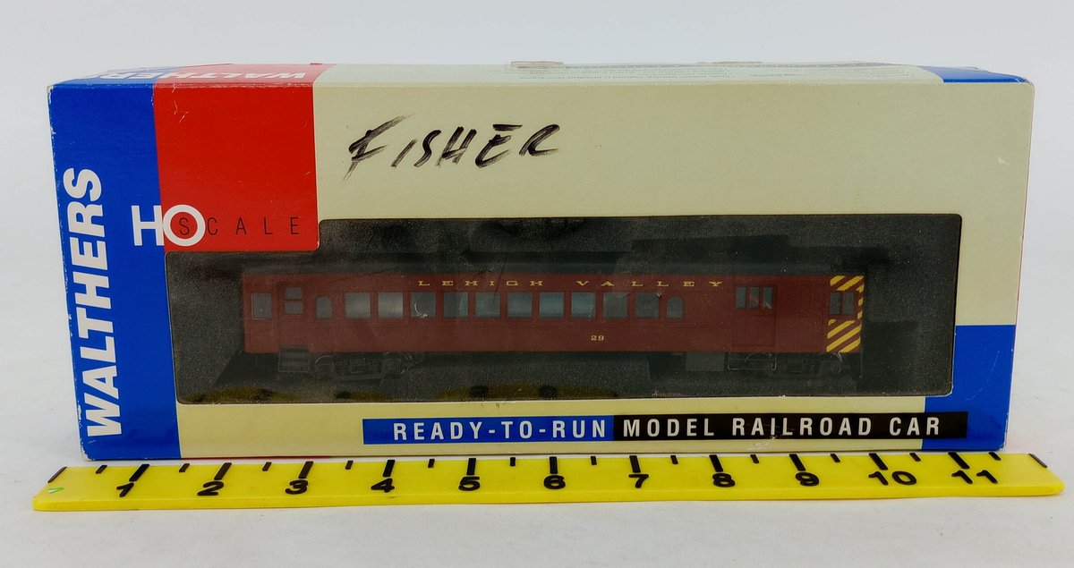 WALTHERS 932-6282 LEHIGH VALLEY #29 EMC GAS ELECTRIC HO SCALE RAILCAR, OB  INV 263430025