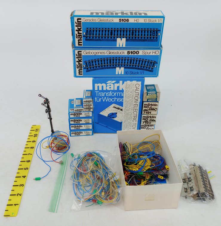 MARKLIN HO TRACK, TRANSFORMER, SIGNAL & WIRING ASSORTED, SOME OBS  INV 263480004