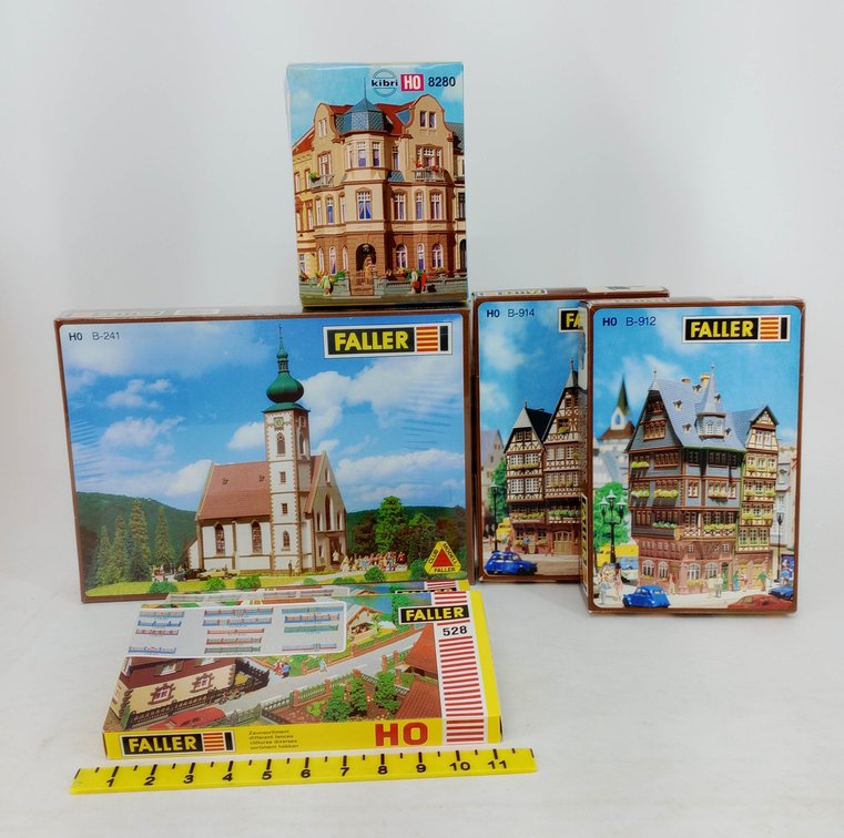 6 FALLER & KIBRI HO BUILDING & FENCE KITS, 6 OBS NNC  INV 263480007