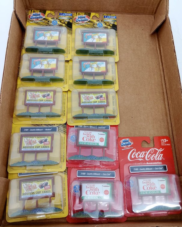 10 MINI DETAILS N SCALE COUNTRY BILLBOARDS PLANTERS, HOSTESS & COCA COLA, 10 OBS  INV 263331540