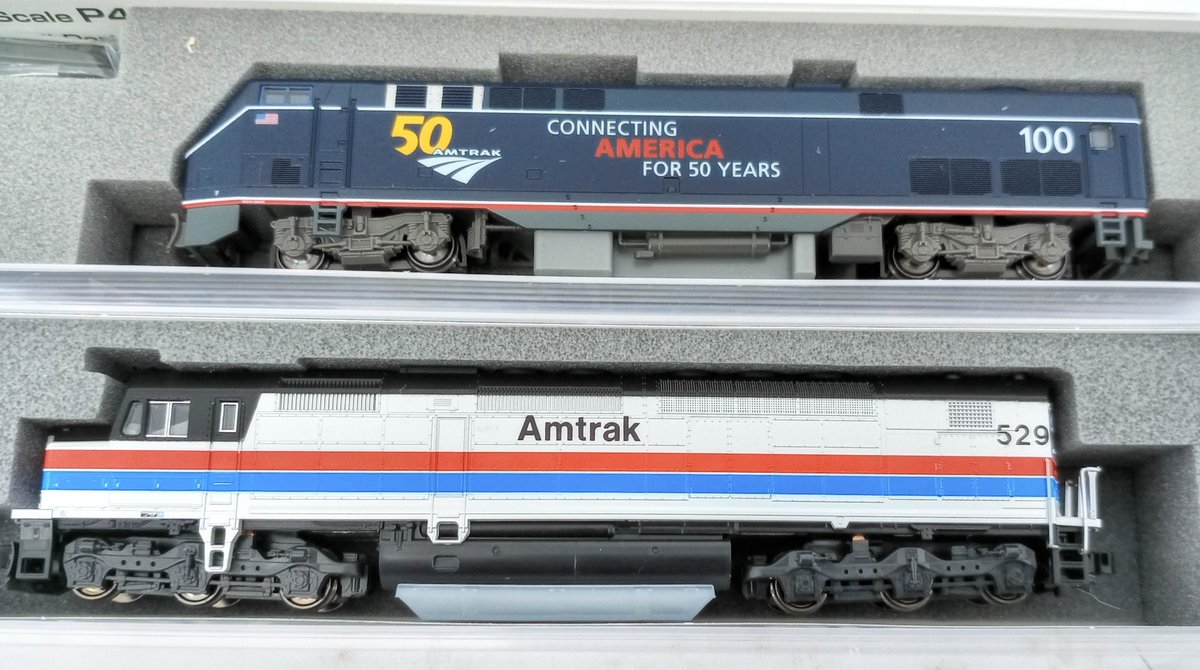2 KATO N SCALE AMTRAK LOKSOUND DIESEL LOCOMOTIVES SDP40F 176-9203-LS & P42 176-6035-LS, 2 OBS  INV 263331550
