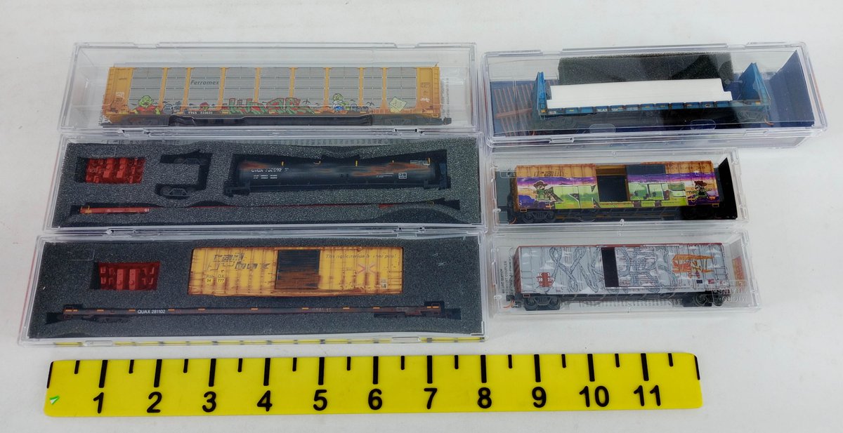 6 N SCALE GRAFFITI FREIGHT CARS & AUTO RACK W/ FERROMEX, 6 OBS  INV 263331607