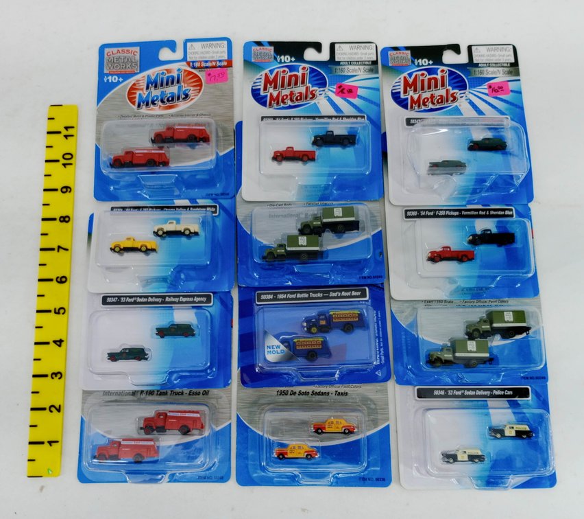 12 ASSORTED CLASSIC METAL WORKS MINI METALS N SCALE VEHICLES, 12 CARDED PACKAGES  INV 263331656
