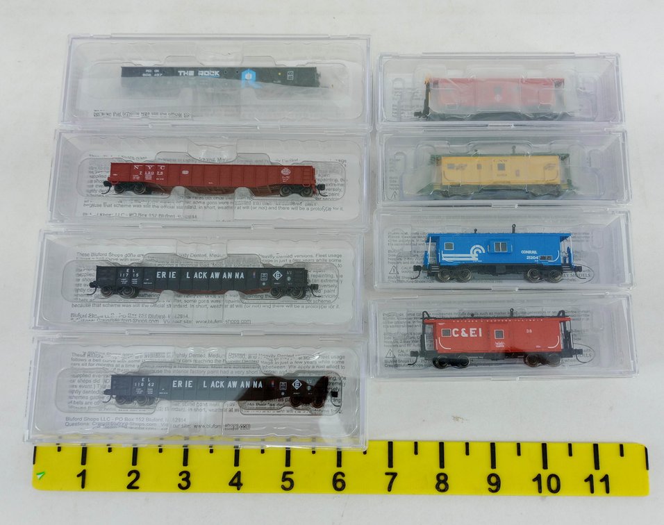 8 BLUFORD SHOPS N SCALE GONDOLAS & WINDOW CABOOSES, 8 OBS  INV 263331654
