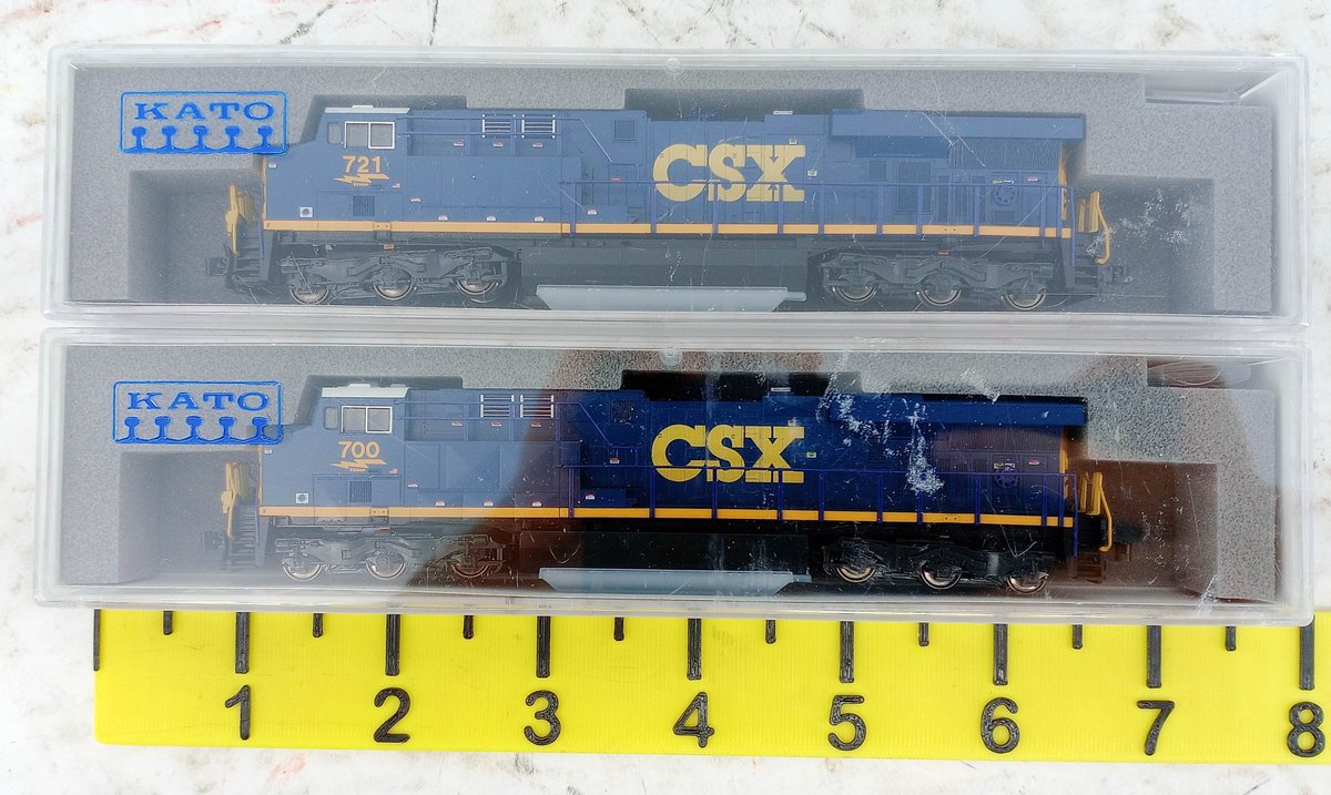 2 KATO N SCALE 176-8928 & 176-8929 CSX ES44AC LOCOMOTIVES, 2 OBS  INV 263331666