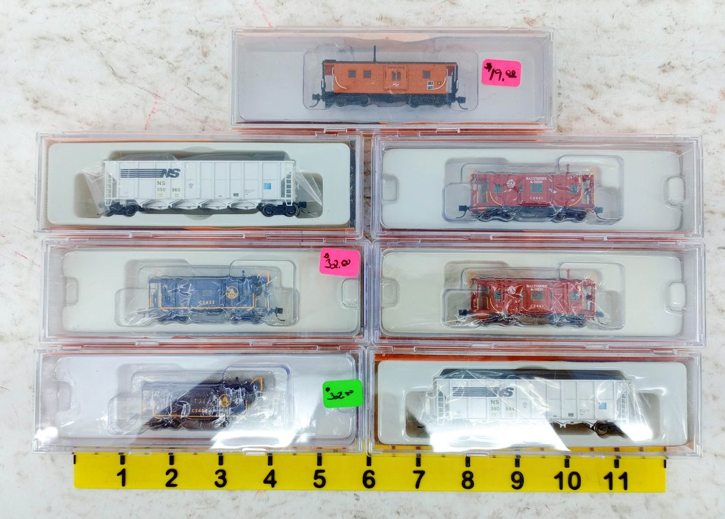 7 FOX VALLEY MODELS N SCALE B&O & MILWAUKEE CABOOSES & NS HOPPERS, 7 OBS  INV 263331699