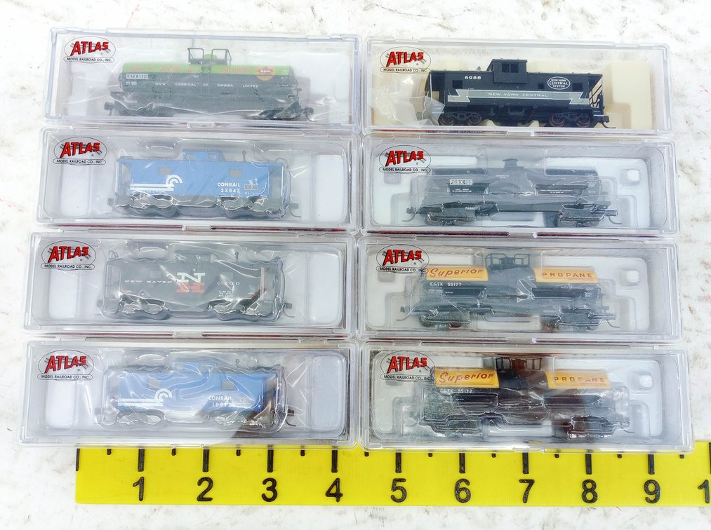 ASSORTED ATLAS N SCALE CABOOSES & TANK CARS CONRAIL NYC NEW HAVEN, 8 OBS  INV 263331702